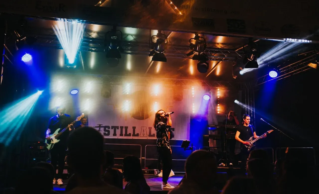STILLaLIVE